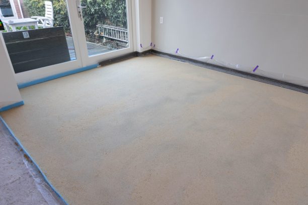 Sneldrogende cement voor snelle en efficiënte vloerrenovatie